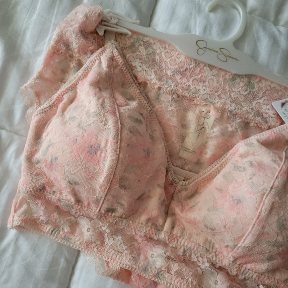 JESSICA SIMPSON BRAND NEW 2 PIECE BRALETTE WITH FLIRTY HIPSTER SIZE S - Picture 2 of 6